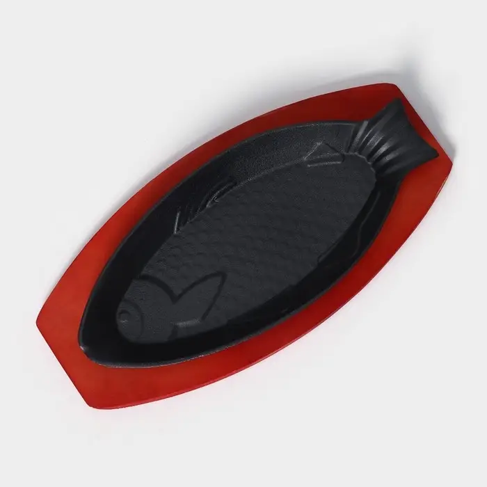 Сковорода чугунная на деревянной подставке «Рыбка», 30×13×3 см, цвет чёрный Сковорода чугунная на деревянной подставке «Рыбка», 30×13×3 см, цвет чёрный