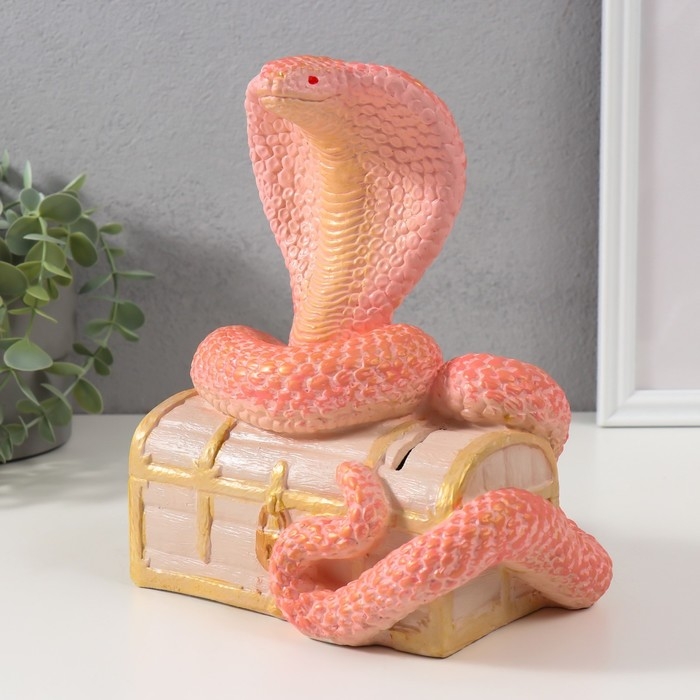 Копилка Копилка"КОБРА НА СУНДУКЕ "  20 х 17 х 12 см.