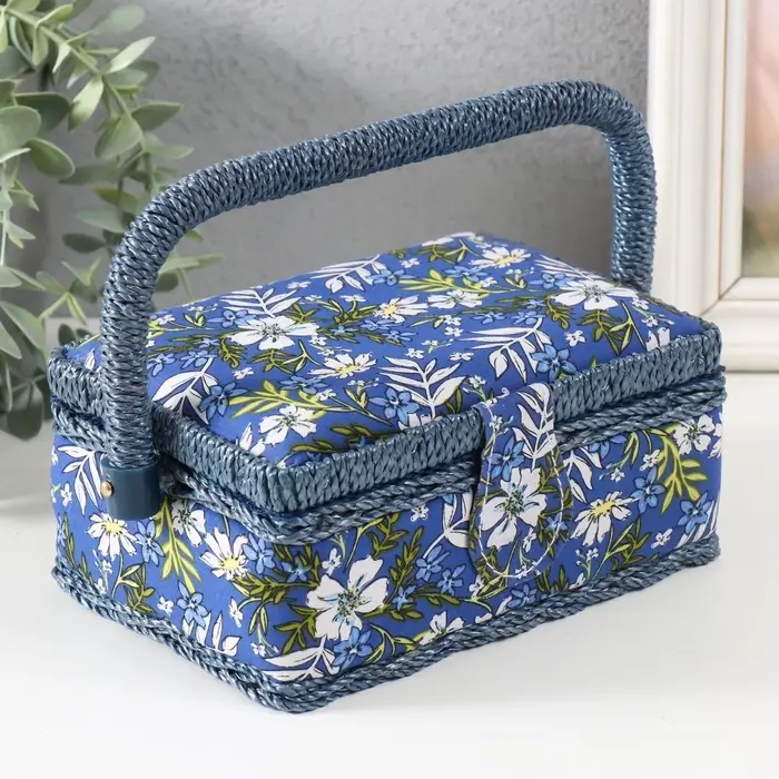 Шкатулка для рукоделия и шитья &laquo;Полевые цветы на синем&raquo;, хранение ниток, иголок, мелочи, 18&times;12&times;9.5 см