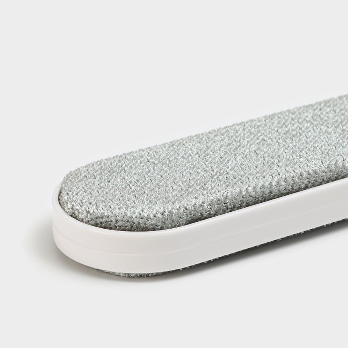 Щётка для одежды и мебели LaDо́m, для удаления шерсти и волос, 30×5,5×2 см, чехол 20×8,5×4,5 см Щётка для одежды и мебели LaDо́m, для удаления шерсти и волос, 30×5,5×2 см, чехол 20×8,5×4,5 см