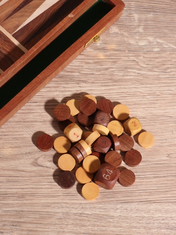 Нарды 24,5х15х3,5 см, дерево шишам, латунь Нарды 24,5х15х3,5 см, дерево шишам, латунь