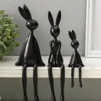 Сувенир полистоун "Семья зайцев" чёрный набор 3 шт 4,5х4х14,7 6,5х3,8х23,5 7,2х7,5х25 см