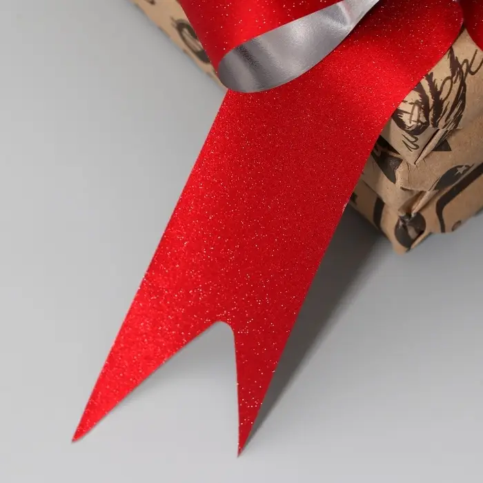 Бант - бабочка, Металлизированный с глиттером №4.5, красный Бант - бабочка, Металлизированный с глиттером №4.5, красный