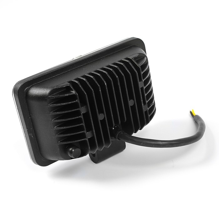 Противотуманная фара, 12 В, 8 LED, IP67, 6000 К, направленный свет Противотуманная фара, 12 В, 8 LED, IP67, 6000 К, направленный свет