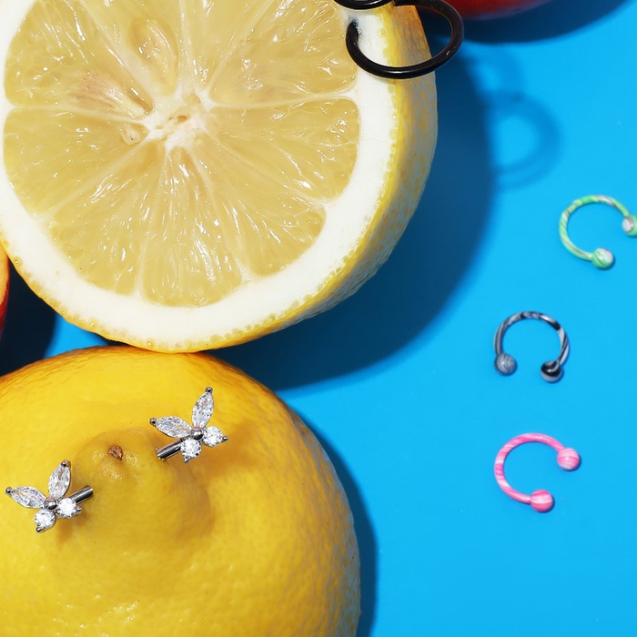 Пирсинг для груди «Бабочки», цвет белый в серебре Пирсинг для груди «Бабочки», цвет белый в серебре