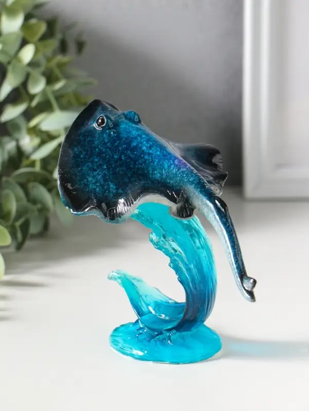 Сувенир полистоун лак "Морской скат на волне" синий 13,2х9,5х11,5 см