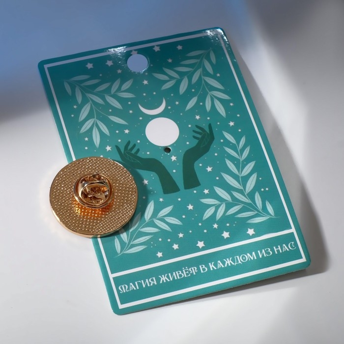 Значок «Таро» фазы Луны, цвет чёрно-белый в золоте Значок «Таро» фазы Луны, цвет чёрно-белый в золоте