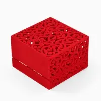 Футляр бархатный под браслет "Куб резной", 10*10*6,5, цвет красный, вставка красная