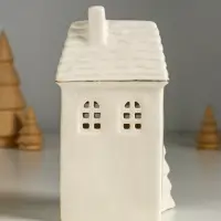 Сувенир керамика свет "Домик с ёлочкой" белый с золотом 7,5х6,5х14 см