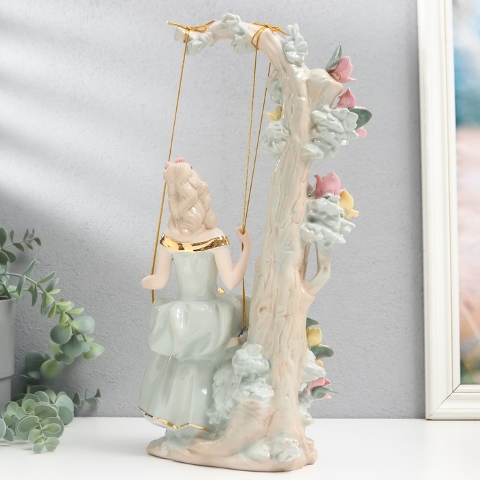 Сувенир керамика  Сувенир керамика "Девушка на качелях" 35х15х12 см