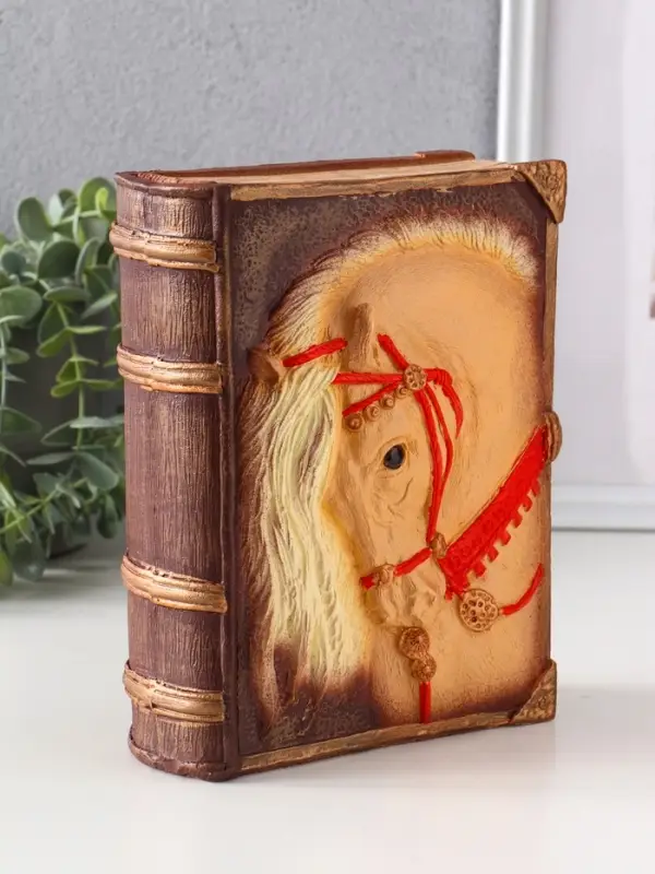Фигурка (гипс) Книга Лошадь  Высота 21 см, ширина 7,5 см, длина 16,5 см, шоколад