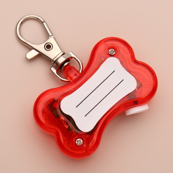 Маячок-адресник Косточка с наклейкой под записку 3 режима свечения красный Маячок-адресник Косточка с наклейкой под записку 3 режима свечения красный