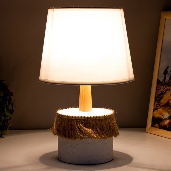 Настольная лампа Настольная лампа "Эстен" Е14 40Вт белый 19,5х19,5х32 см RISALUX