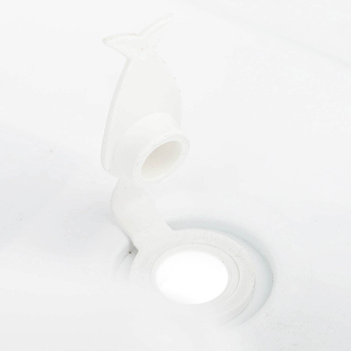 Ванна детская «Кролики» со сливом, 102 cм, цвет белый Ванна детская «Кролики» со сливом, 102 cм, цвет белый