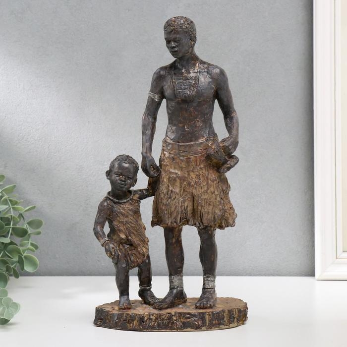 Сувенир полистоун  Сувенир полистоун "Африканец с сыном" под дерево 32х15,5х9 см