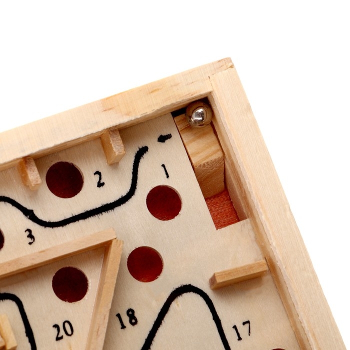 Головоломка «Лабиринт», 20 отверстий, шарик в комплекте Головоломка «Лабиринт», 20 отверстий, шарик в комплекте