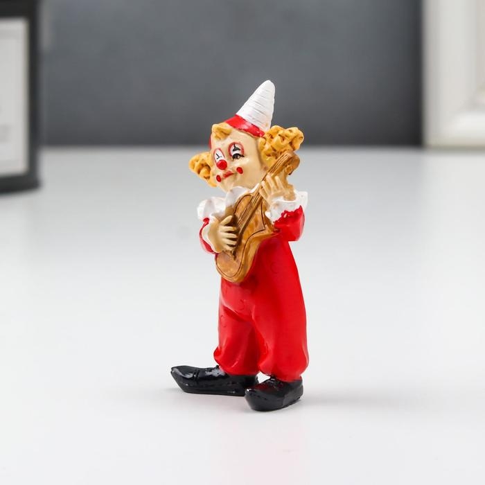 Сувенир полистоун "Клоун с гитарой" красный 7х3х4,3 см