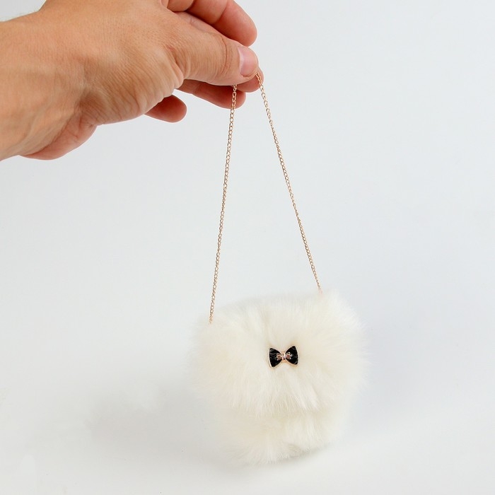 Сумка для кукол «Меховая», цвет белый Сумка для кукол «Меховая», цвет белый