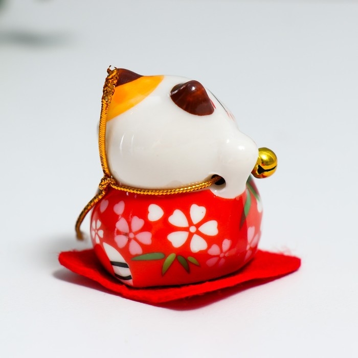 Сувенир керамика Сувенир керамика "Манэки-нэко в костюмчике с бубенчиком" 4,5х3,8х4,6 см набор 5 шт