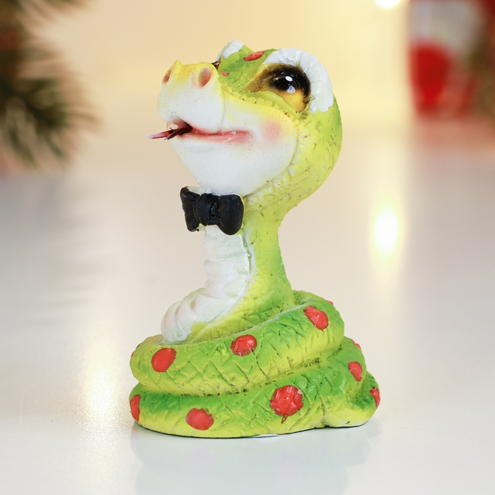 Новый год. Символ 2025. Фигура Новый год. Символ 2025. Фигура "Змейка с бабочкой на шее" 4х4х6см, цветная