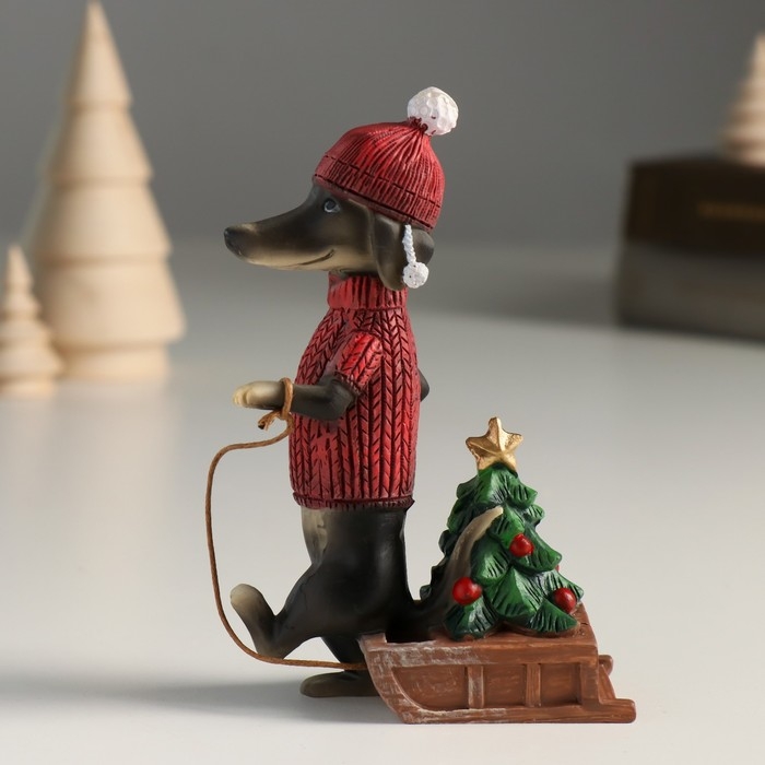 Сувенир полистоун Сувенир полистоун "Такса в свитере и шапке везёт ёлочку на санках" 8х4х12,5 см