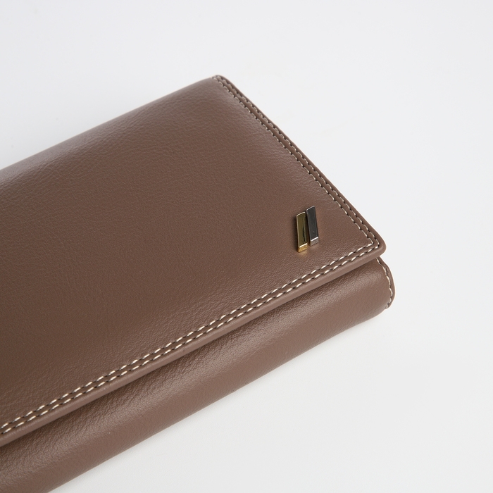 Кошелёк женский на магните, цвет коричневый Кошелёк женский на магните, цвет коричневый