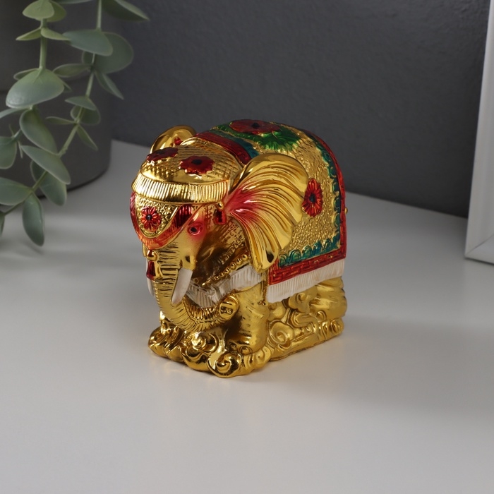 Нэцке полистоун Нэцке полистоун "Индийский слон на золотых слитках" золото 4,6х8,8х8 см