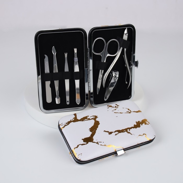 Набор маникюрный, 7 предметов, в футляре, рисунок серый/золотистый Набор маникюрный, 7 предметов, в футляре, рисунок серый/золотистый