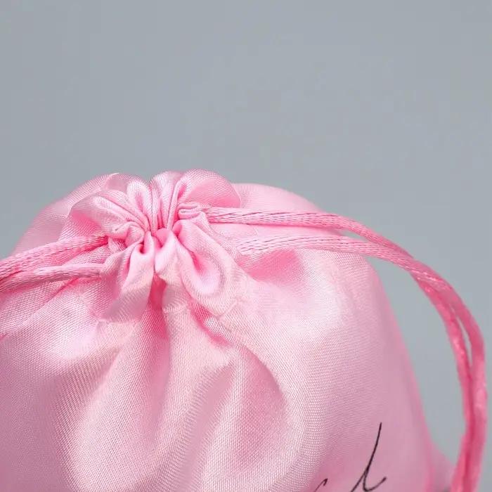Мешочек подарочный атласный «Красота», 10 х 12 см +/- 1.5 см Мешочек подарочный атласный «Красота», 10 х 12 см +/- 1.5 см