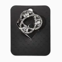 Зажим для платка "Узоры" три нити, цвет белый в серебре