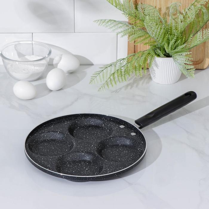 Сковорода для оладий «Квартет», 41×24×2,5 см, пластиковая ручка, цвет чёрный Сковорода для оладий «Квартет», 41×24×2,5 см, пластиковая ручка, цвет чёрный