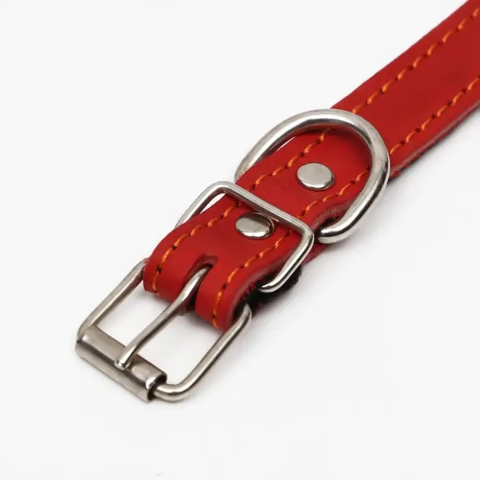 Ошейник кожаный на синтепоне, безразмерный, 45&times;2 см, ОШ 18-39 см, красный
