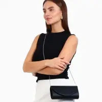 Сумка-клатч вечерняя на магните, на серебристой цепочке, чёрная