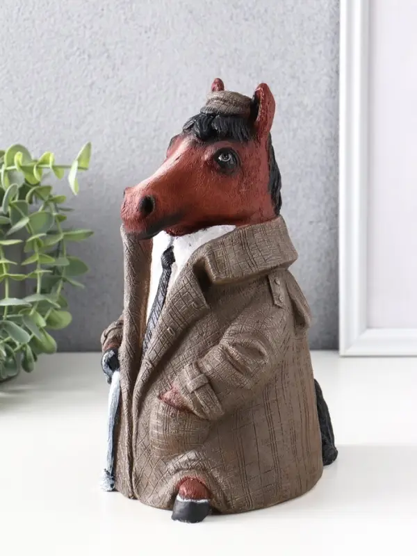 Фигурка (гипс) Конь в пальто  Высота 24 см, ширина 12,5 см, длина 16,5 см, капучино