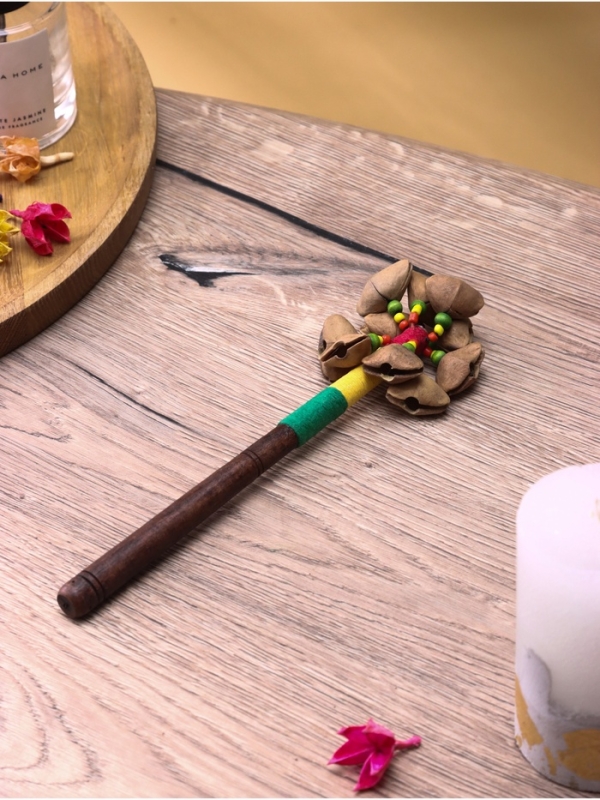 Сувенирный музыкальный инструмент Сувенирный музыкальный инструмент "Маракас" махагон, орехи кемири, 20х12х3 см