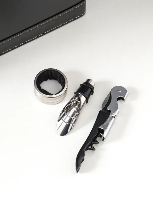 Шкатулка подарочная под 2 бутылки &laquo;Гладкая кожа&raquo; и набор 3 предмета, чёрная, 35&times;26.5&times;12 см