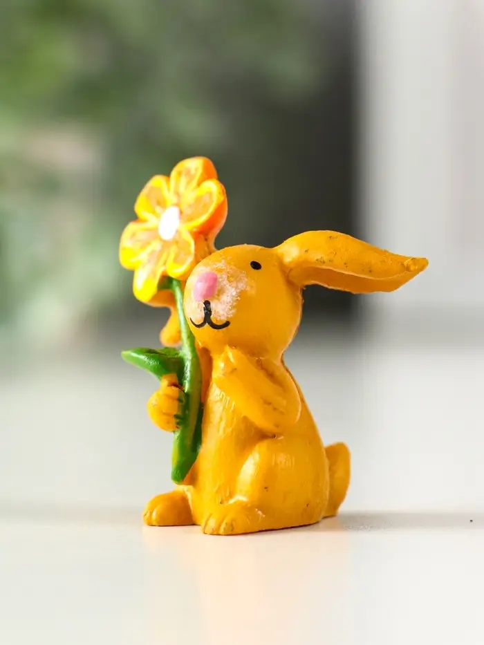 Сувенир полистоун "Заяц с яркой ромашкой" МИКС 2,5х3,8х4,4 см Сувенир полистоун "Заяц с яркой ромашкой" МИКС 2,5х3,8х4,4 см