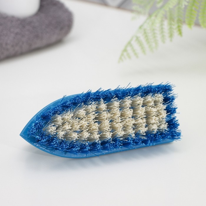 Щётка-утюжок 14×5×6,5 см, МИКС Щётка-утюжок 14×5×6,5 см, МИКС