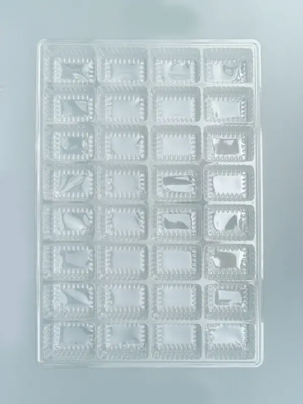 Подарочная новогодняя коробка &laquo;Мерцающий&raquo;, Календарь 47.7&times;3.9&times;32 см