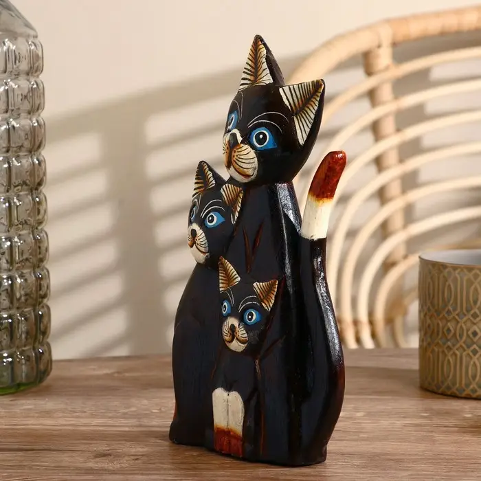 Сувенир дерево Сувенир дерево "Три кошечки с белыми лапками" 5х14х25 см