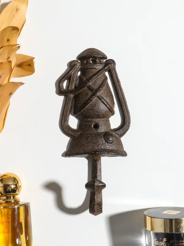 Крючок настенный &laquo;Походный фонарь&raquo;, ключница декоративная, чугун, 19&times;8&times;8.8 см