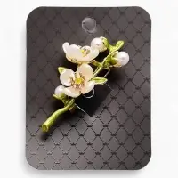 Брошь &laquo;Веточка с цветком жасмина&raquo;, с эмалью, цветная