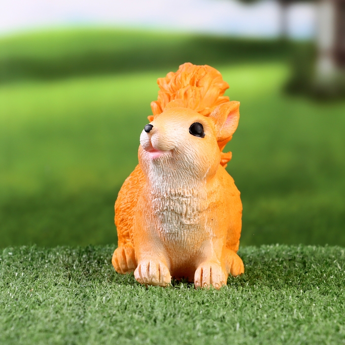 Садовая фигура "Бельчонок" 8х14х15см ///