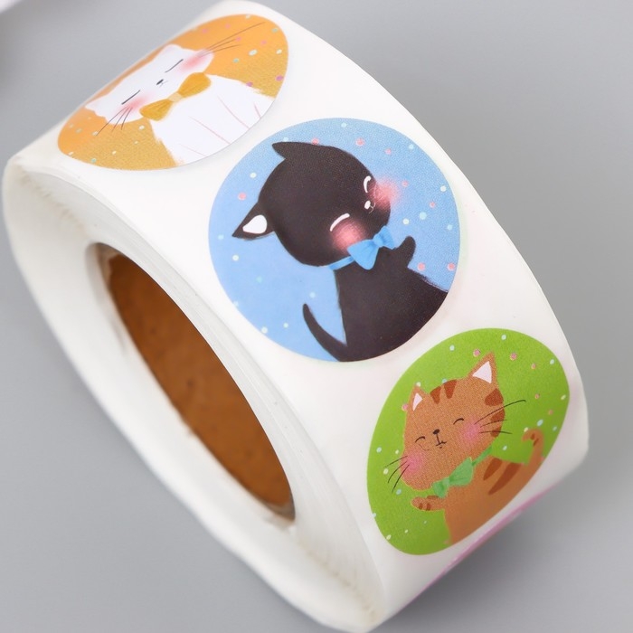 Наклейка бумага Наклейка бумага "Кошечки" d=2,5 см 500 шт в рулоне 3х6х6 см