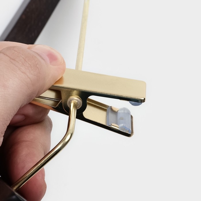 Плечики - вешалка для костюмов LaDо́m Brown Gold, 40,5×2,7×29 см, с зажимами, широкие плечики, дерево бук Плечики - вешалка для костюмов LaDо́m Brown Gold, 40,5×2,7×29 см, с зажимами, широкие плечики, дерево бук