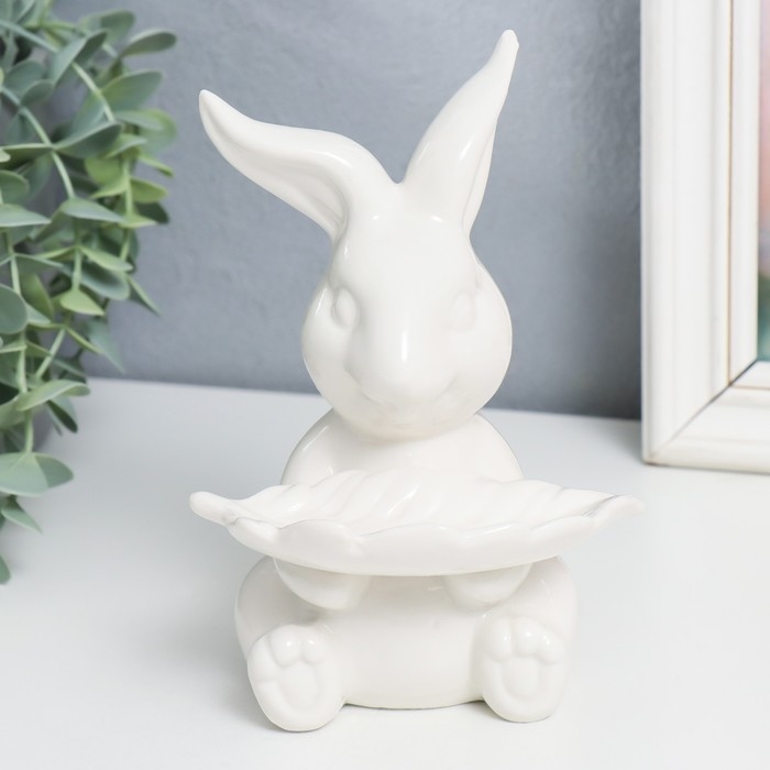 Сувенир керамика подставка Сувенир керамика подставка "Зайка с белым листом" белый 11х11.5х15см