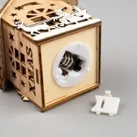 Ёлочная игрушка &laquo;Домик с Дедом Морозом на санках&raquo;, 8&times;7&times;5.5 см, от батареек, свечение тёплое белое