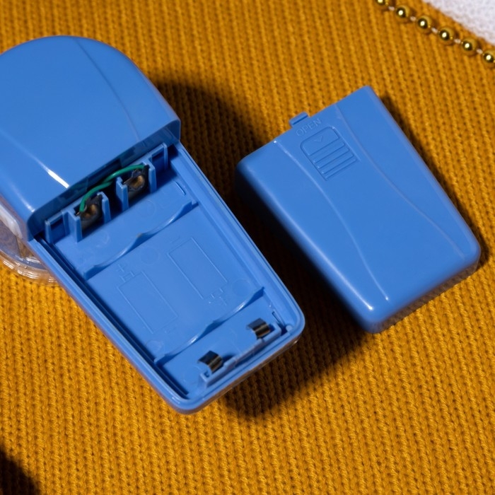 Машинка для удаления катышков Luazon LUK-06, 2хАА (не в комплекте), МИКС Машинка для удаления катышков Luazon LUK-06, 2хАА (не в комплекте), МИКС