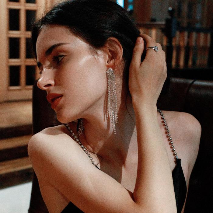 Серьги висячие со стразами «Голливуд» водопад нитей, цвет белый в серебре, 11 см Серьги висячие со стразами «Голливуд» водопад нитей, цвет белый в серебре, 11 см