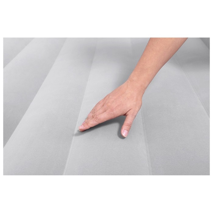 Кровать надувная Queen 203 х 152 х 56 см со встроенным электронасосом 67614 Кровать надувная Queen 203 х 152 х 56 см со встроенным электронасосом 67614